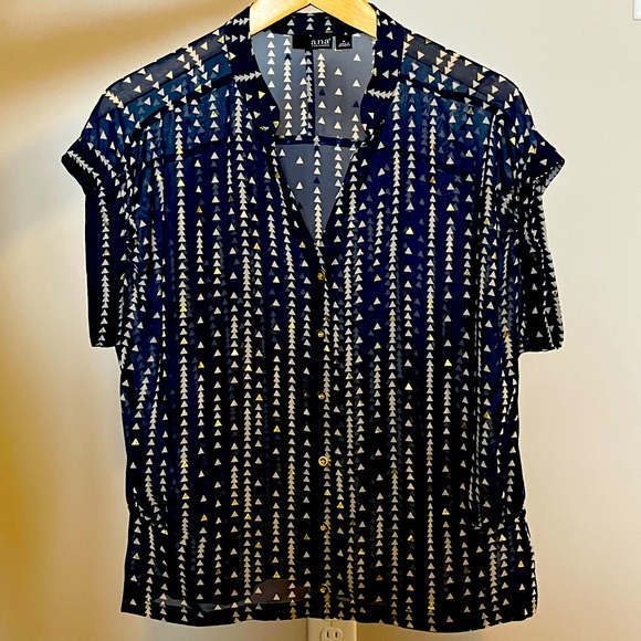 Sheer tee blouse - Picture 1 of 3